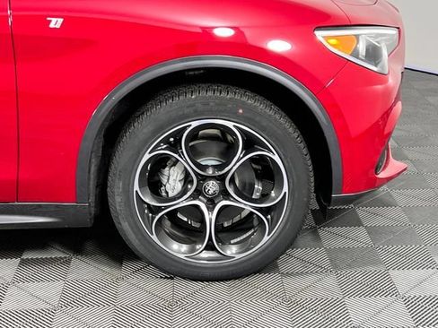 Used 2023 Alfa Romeo Stelvio Ti AWD/4WD image 5