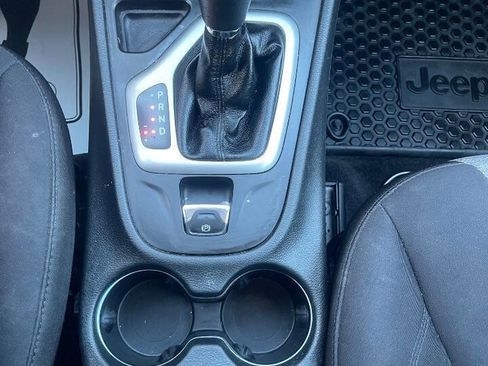 Used 2014 Jeep Cherokee Sport w/ Cold Weather Group image 13