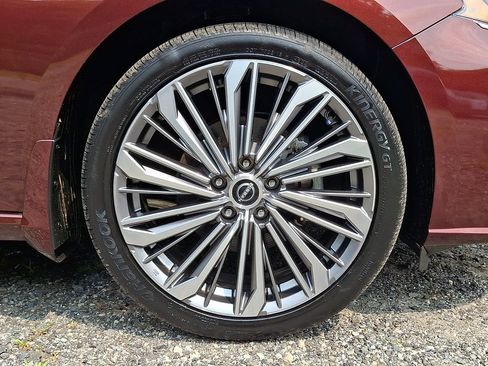 Certified 2024 Nissan Altima 2.5 SL FWD image 9