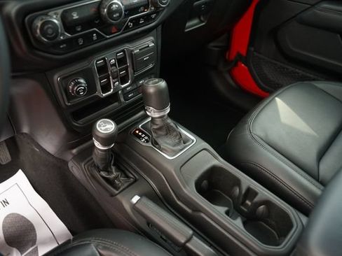 Used 2023 Jeep Wrangler Unlimited Sahara AWD/4WD image 28