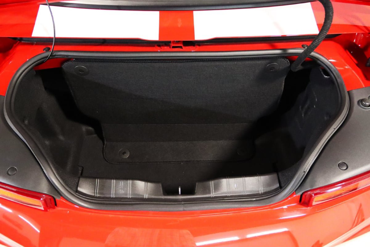 Used 2018 Chevrolet Camaro SS RWD image 70