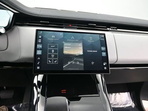 Used 2024 Land Rover Range Rover Sport SE image 13