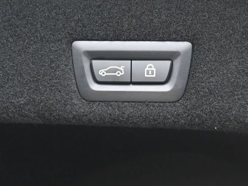 Used 2022 BMW 750i xDrive w/ Luxury Rear Seating Package AWD/4WD image 39