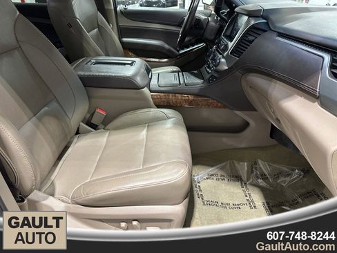 Used 2019 Chevrolet Suburban Premier image 18