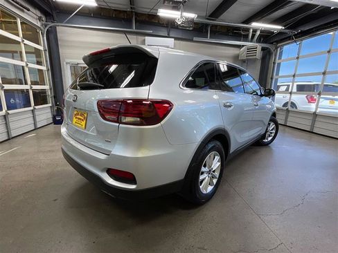 Used 2019 Kia Sorento L image 5