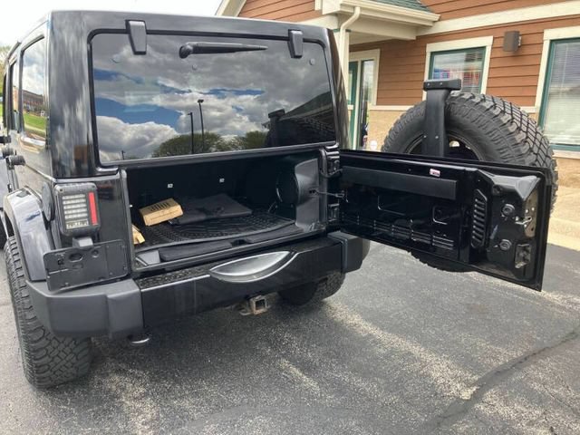 Used 2014 Jeep Wrangler Unlimited Sahara AWD/4WD image 21