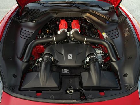 Used 2016 Ferrari California T image 27