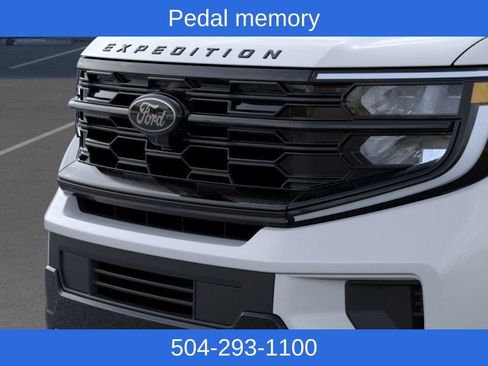 New 2025 Ford Expedition Platinum w/ Stealth Performance Package AWD/4WD image 19