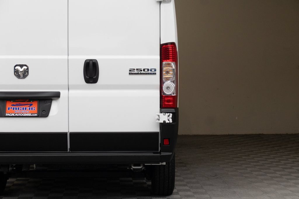 Used 2025 RAM ProMaster 2500 w/ Convenience Group FWD image 8