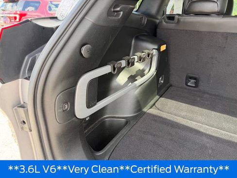 Used 2018 Jeep Cherokee Limited w/ Luxury Group AWD/4WD image 11
