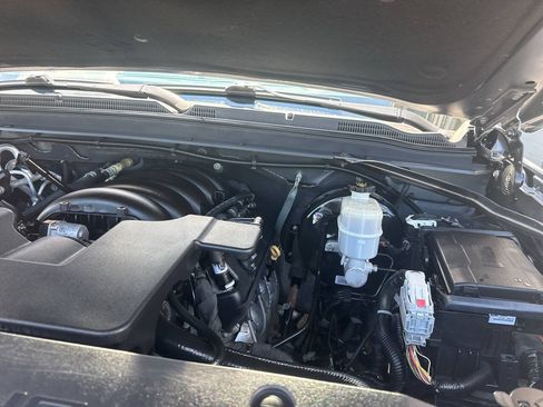 Used 2019 Chevrolet Tahoe Premier AWD/4WD image 13