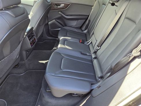 Used 2022 Audi Q8 Premium Plus w/ Premium Plus Package image 8