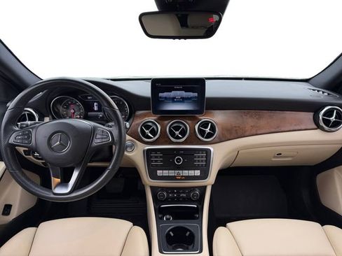 Used 2020 Mercedes-Benz GLA 250 image 12