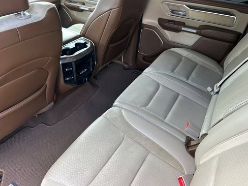 Used 2019 RAM 1500 Laramie AWD/4WD image 11