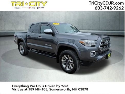 Used 2016 Toyota Tacoma Limited w/ Towing Package image 7