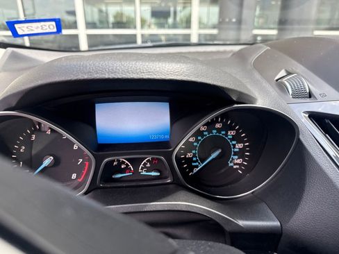 Used 2015 Ford Escape Titanium FWD image 10