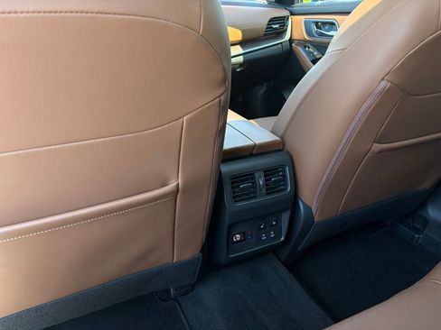 Certified 2025 Nissan Rogue Platinum w/ Tech Package FWD image 29