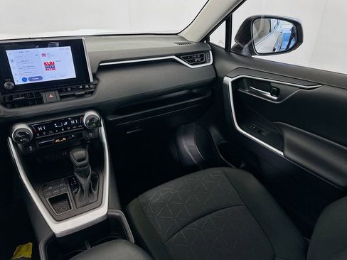 Used 2025 Toyota RAV4 XLE image 22