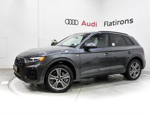 Certified 2025 Audi Q5 2.0T Premium w/ Convenience Plus Package image 9