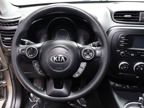 Used 2016 Kia Soul + FWD image 21