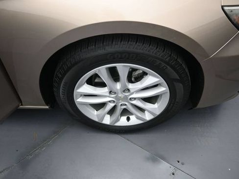 Used 2018 Chevrolet Malibu LT FWD image 29