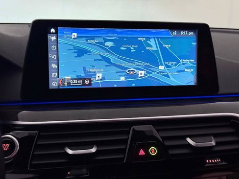 Used 2018 BMW 530e xDrive w/ Premium Package 2 AWD/4WD image 33