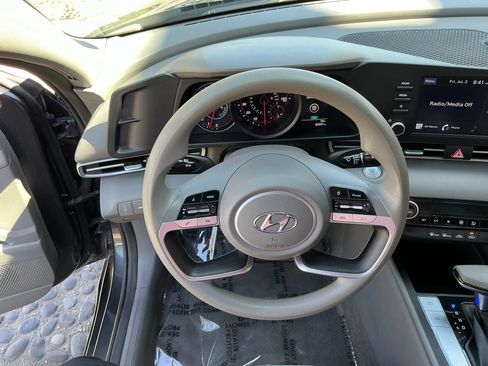 Used 2021 Hyundai Elantra SEL w/ Cargo Package FWD image 25