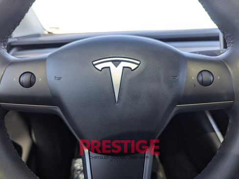 Used 2020 Tesla Model Y Long Range AWD/4WD image 18