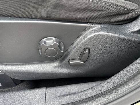 Certified 2019 Ford EcoSport SE image 16