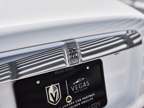 Used 2020 Rolls-Royce Wraith RWD image 11