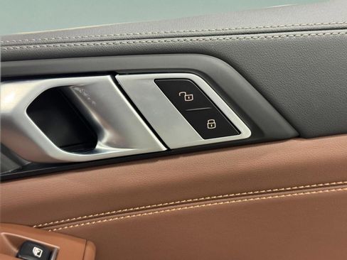 Certified 2025 BMW X5 xDrive40i image 12