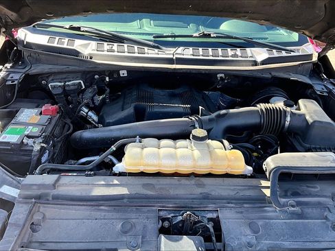 Used 2018 Ford F150 Lariat w/ Equipment Group 502A Luxury image 9