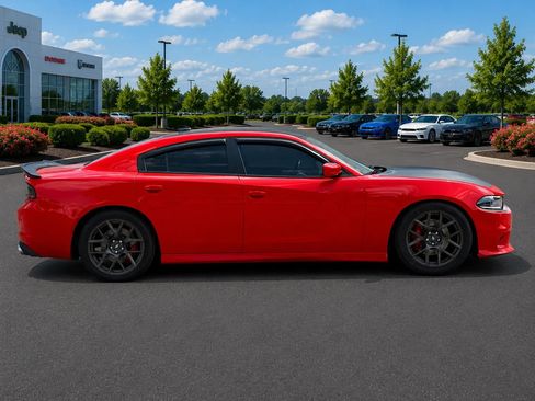 Used 2017 Dodge Charger R/T Scat Pack w/ Beats Audio Group RWD image 6