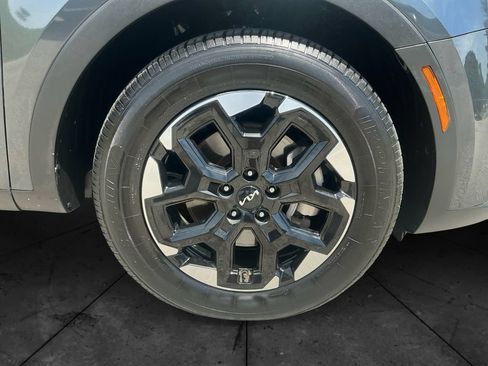 Used 2024 Kia Sorento S FWD image 15