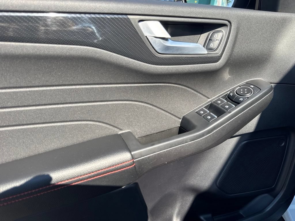Used 2026 Ford Escape ST-Line AWD/4WD image 8