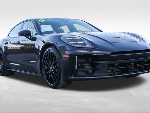 Used 2026 Porsche Panamera RWD image 3