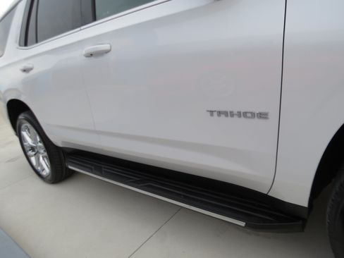 Used 2024 Chevrolet Tahoe LT w/ Luxury Package AWD/4WD image 9