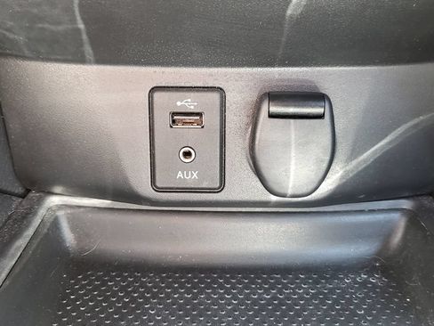 Used 2016 Nissan Rogue S FWD image 34
