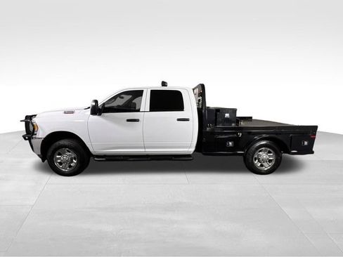Used 2024 RAM 3500 Tradesman w/ Chrome Appearance Group AWD/4WD image 7