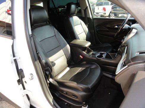 Used 2019 GMC Terrain SLT w/ Preferred Package FWD image 8