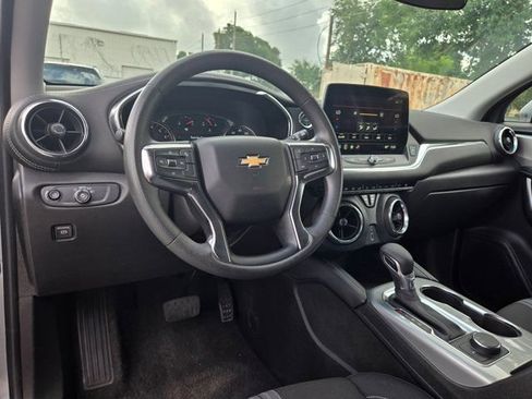 Used 2025 Chevrolet Blazer LT FWD image 15