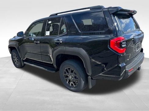 New 2026 Toyota 4Runner SR5 AWD/4WD image 3
