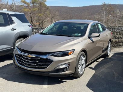 Used 2025 Chevrolet Malibu LT
