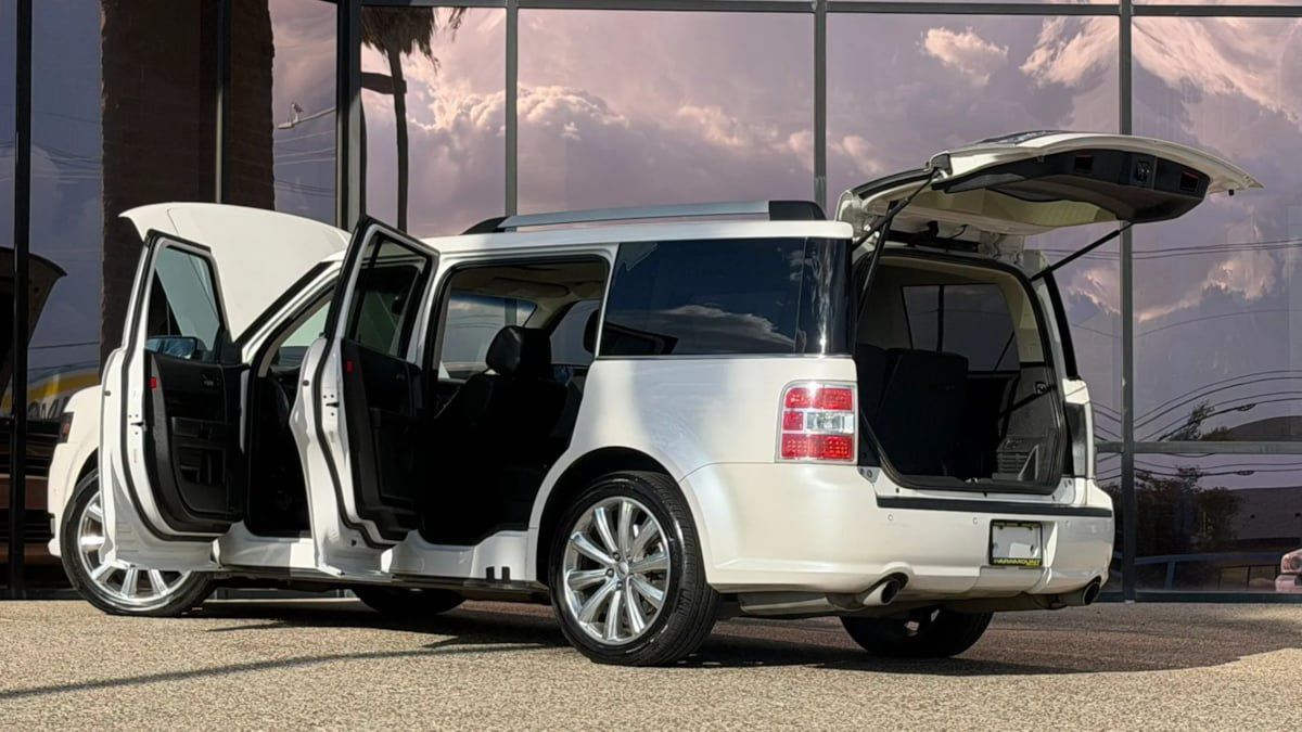 Used 2018 Ford Flex Limited w/ Equipment Group 303A AWD/4WD image 29