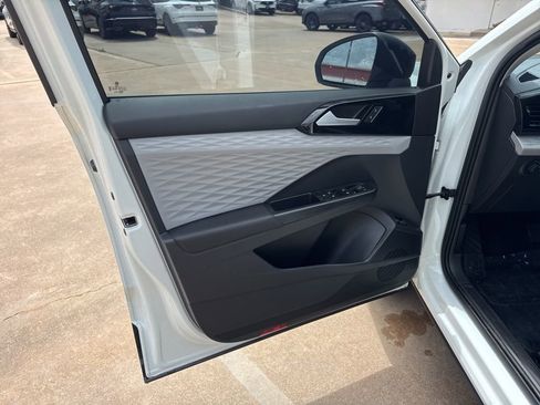 Used 2023 Volkswagen Taos S image 10