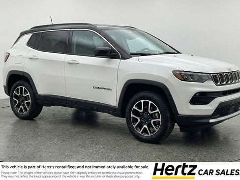 Used 2025 Jeep Compass Trailhawk image 1