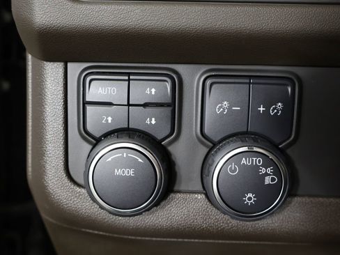 Used 2024 Chevrolet Tahoe Z71 w/ Luxury Package AWD/4WD image 44