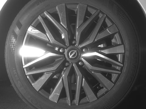 Used 2025 Nissan Altima 2.5 SV FWD image 13