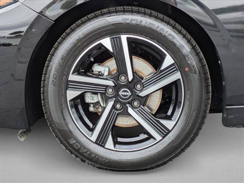 Used 2024 Nissan Sentra SV FWD image 27