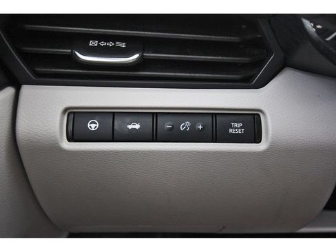 Used 2022 Nissan Altima 2.5 SV w/ SV Premium Package FWD image 22